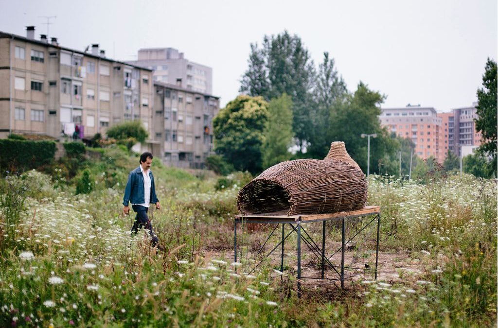 HOUSING (NON) HUMANS